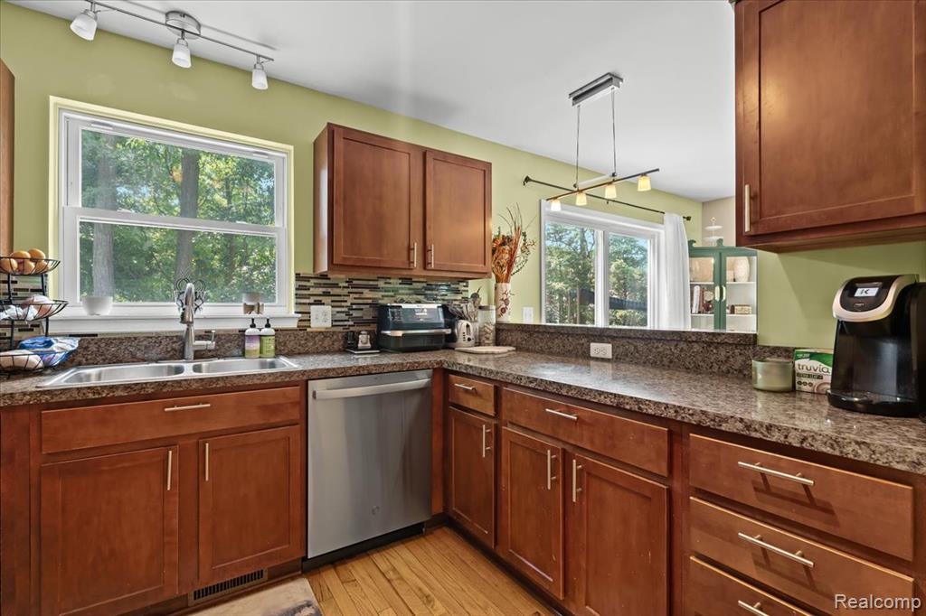 9832 Brookfield Drive, Brighton, MI 48116 — Photo 8