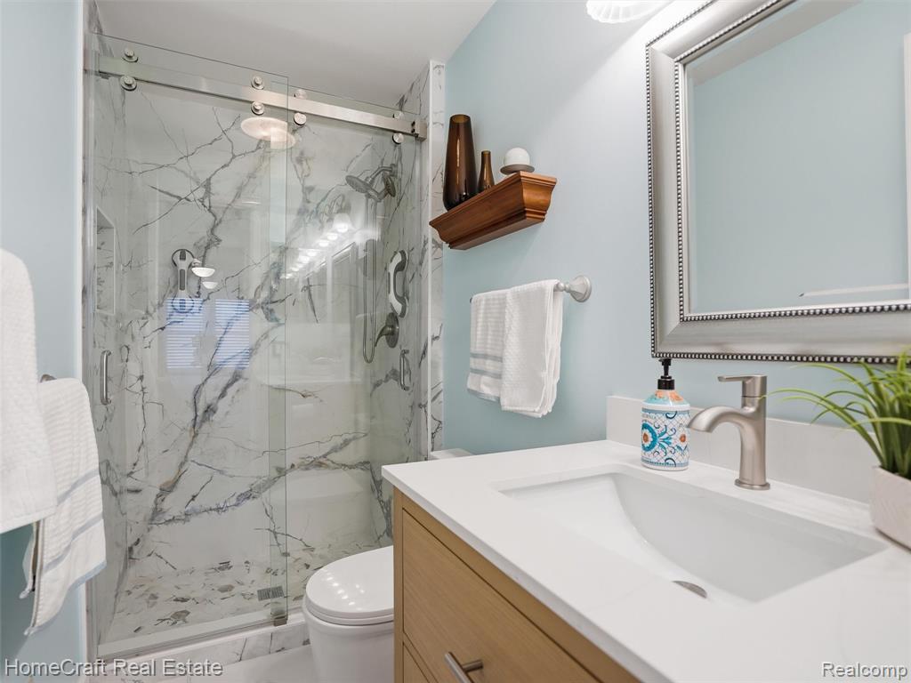 404 KINGS Way, Canton, MI 48188 — Photo 24