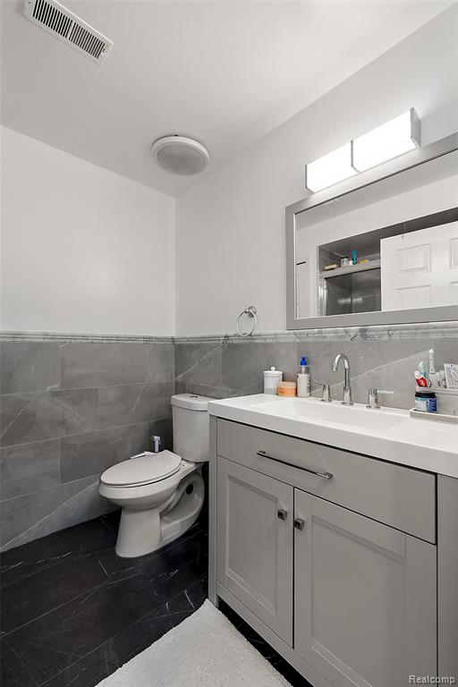 43187 Vintners Place Drive, Sterling Heights, MI 48314 — Photo 35