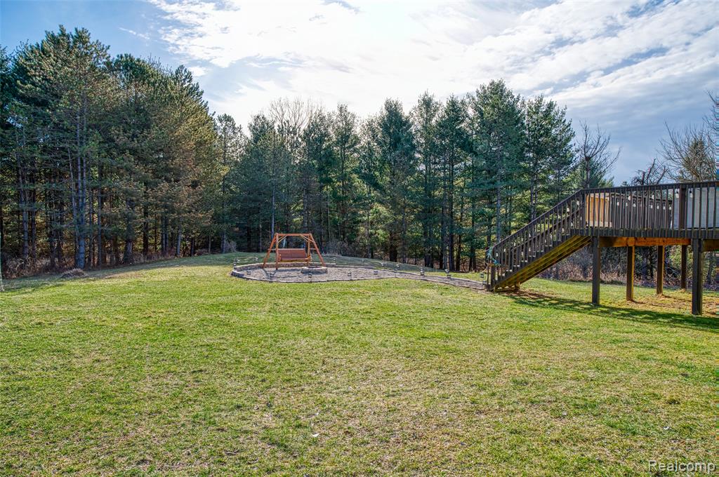 7047 Bennington Greens Drive, Owosso, MI 48867 — Photo 31