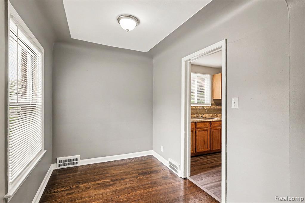 11081 Courville Street - Photo 5