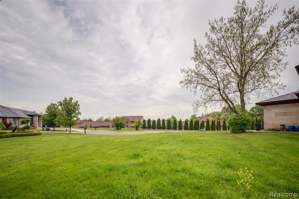 5057 Karachi Street, West Bloomfield, MI — Photo 5