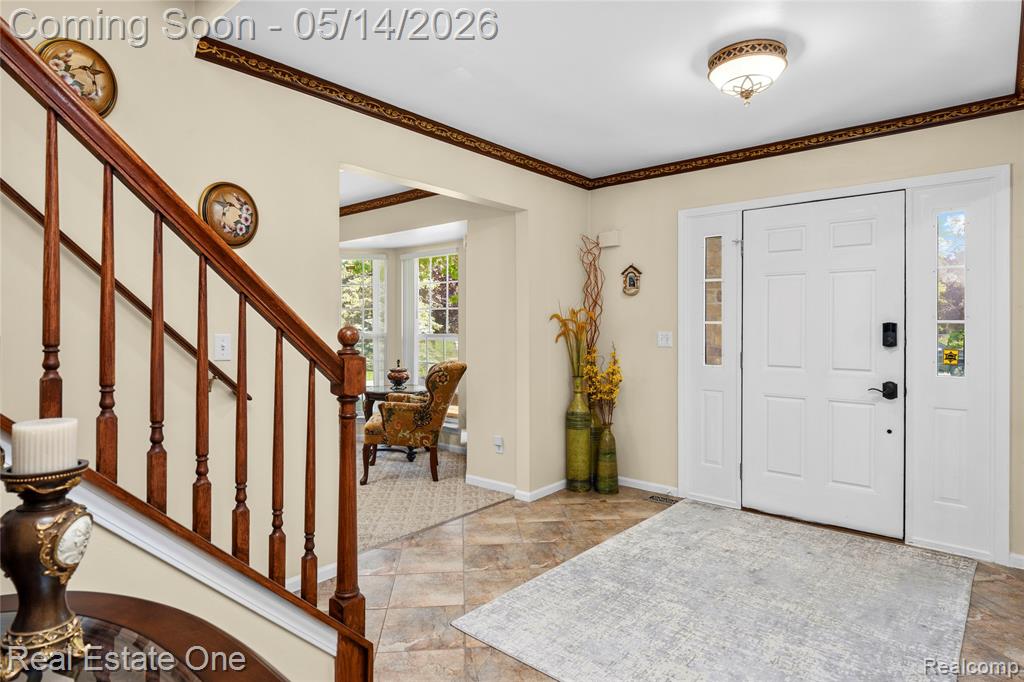 865 Drakeshire Drive, Commerce Twp, MI 48390 — Photo 16