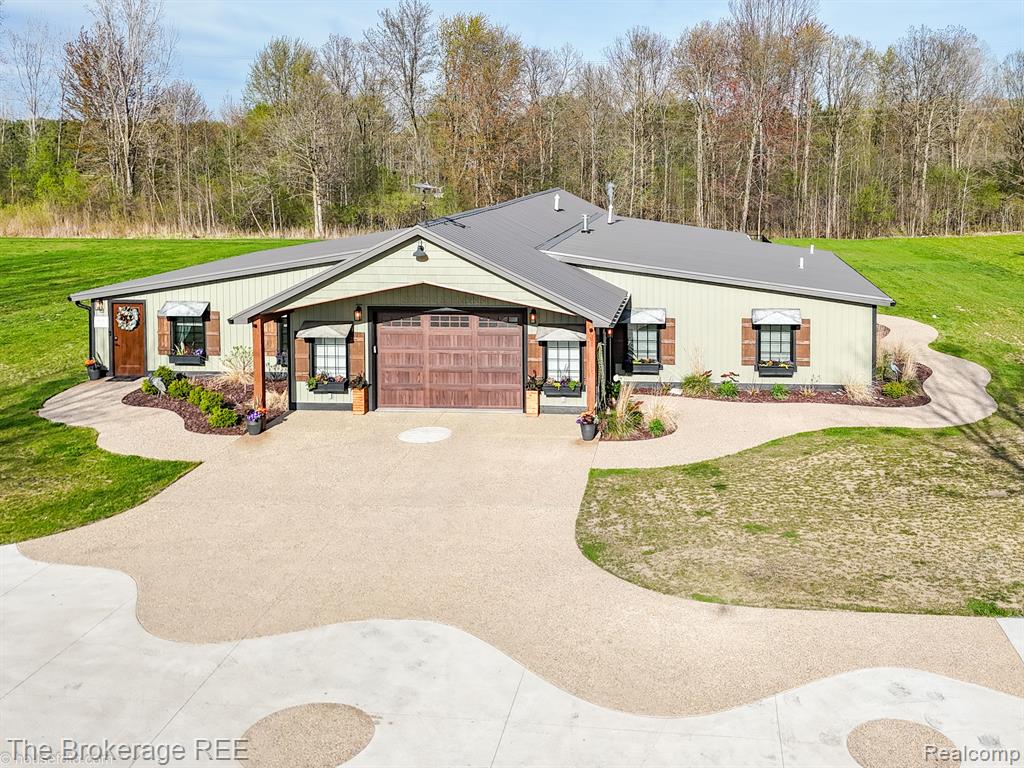 6179 W CARPENTER Road, Flushing, MI 48433 — Photo 11