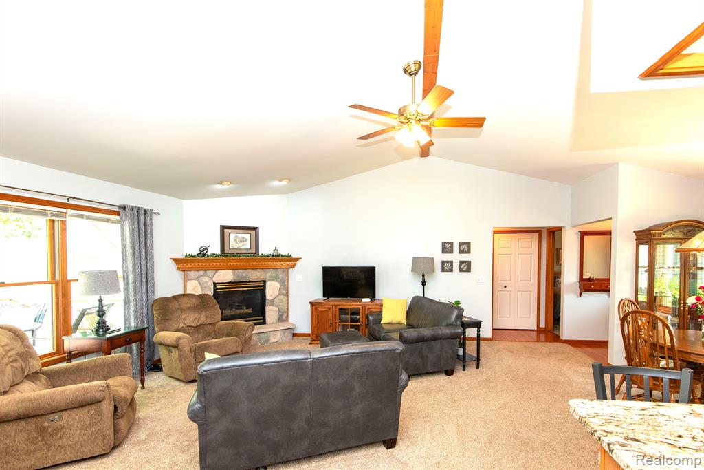 906 VILLAGE Drive, Davison, MI 48423 — Photo 11