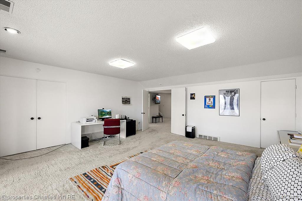 1808 Moors Court, Bloomfield Hills, MI, 48302