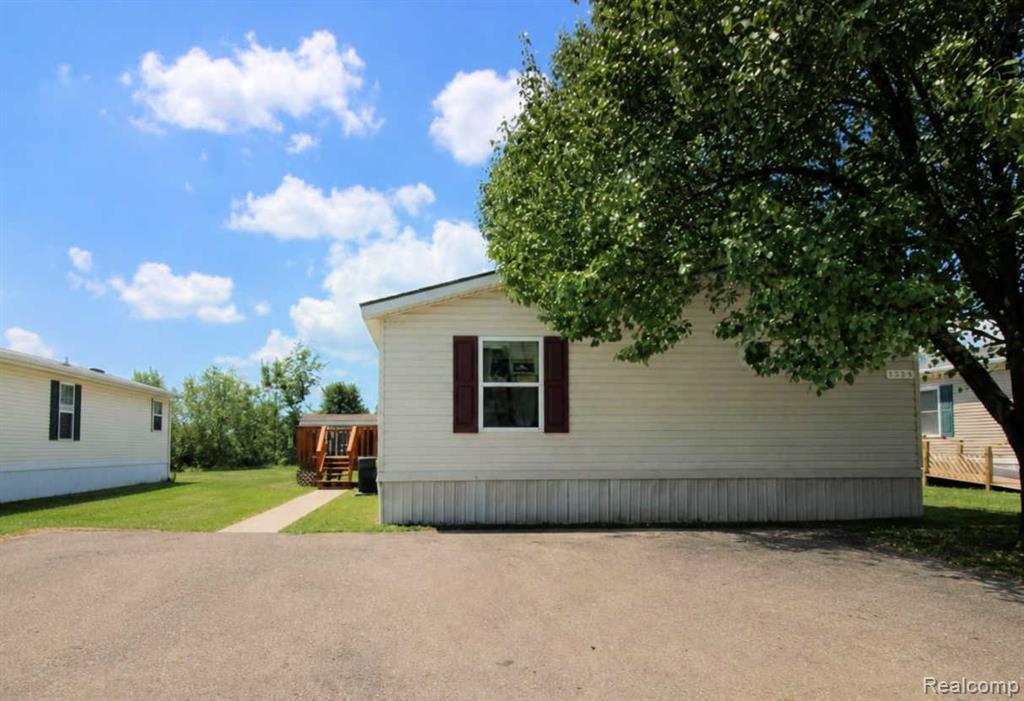 9159 Greentree Drive, Newport, MI 48166 — Photo 2