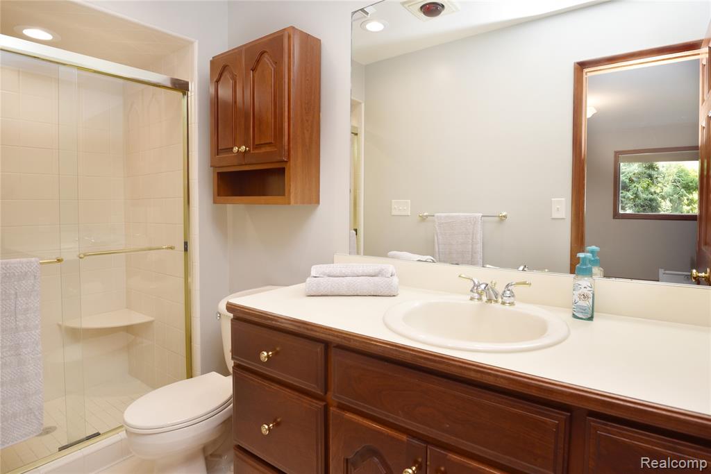960 Eckford Drive, Troy, MI 48085 — Photo 19