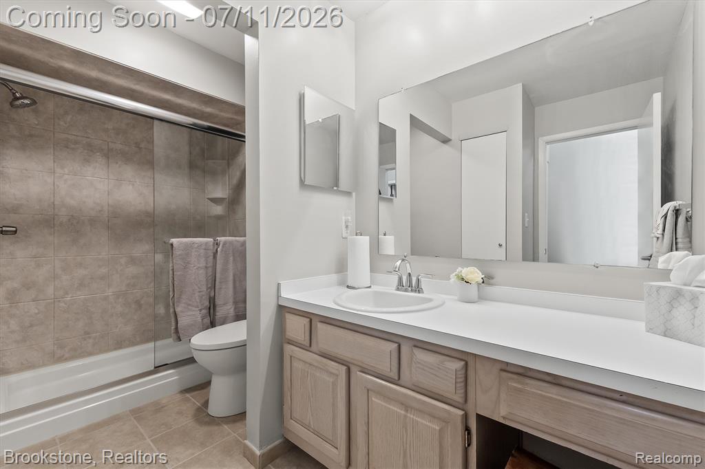 775 E Fox Hills Drive, Bloomfield Hills, MI 48304 — Photo 17