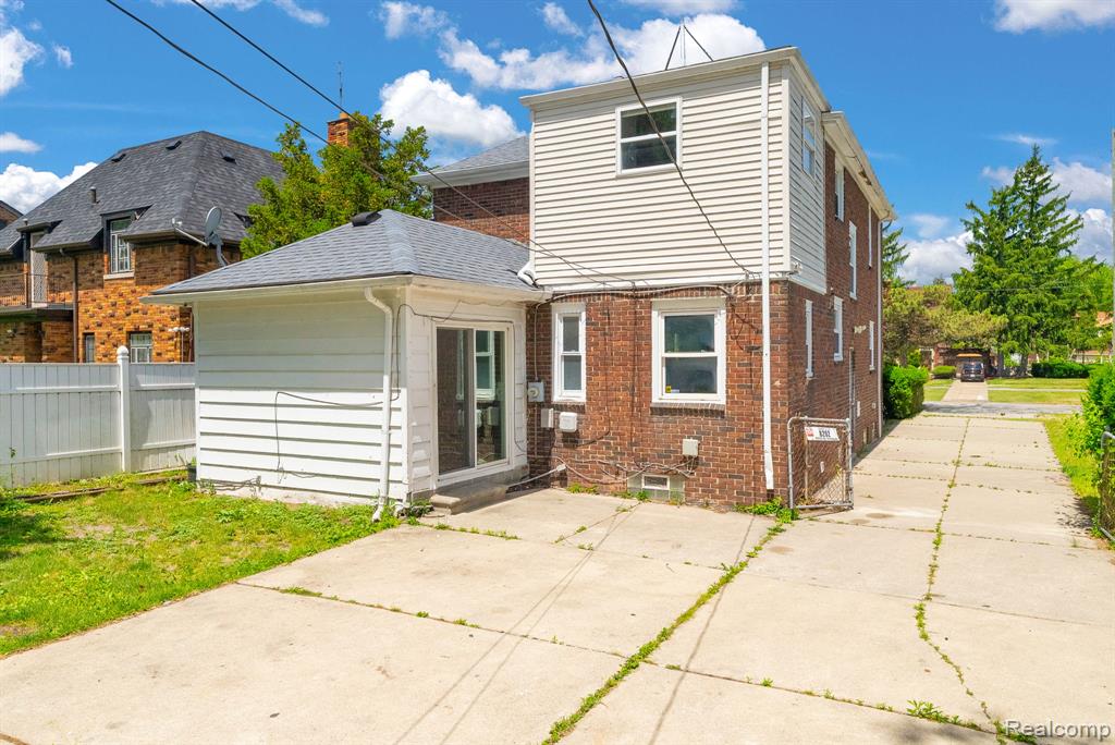 8262 E Outer Drive, Detroit, MI 48213 — Photo 32