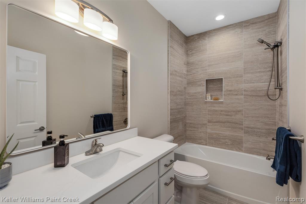 7955 Jordan Drive, Waterford, MI 48327 — Photo 30