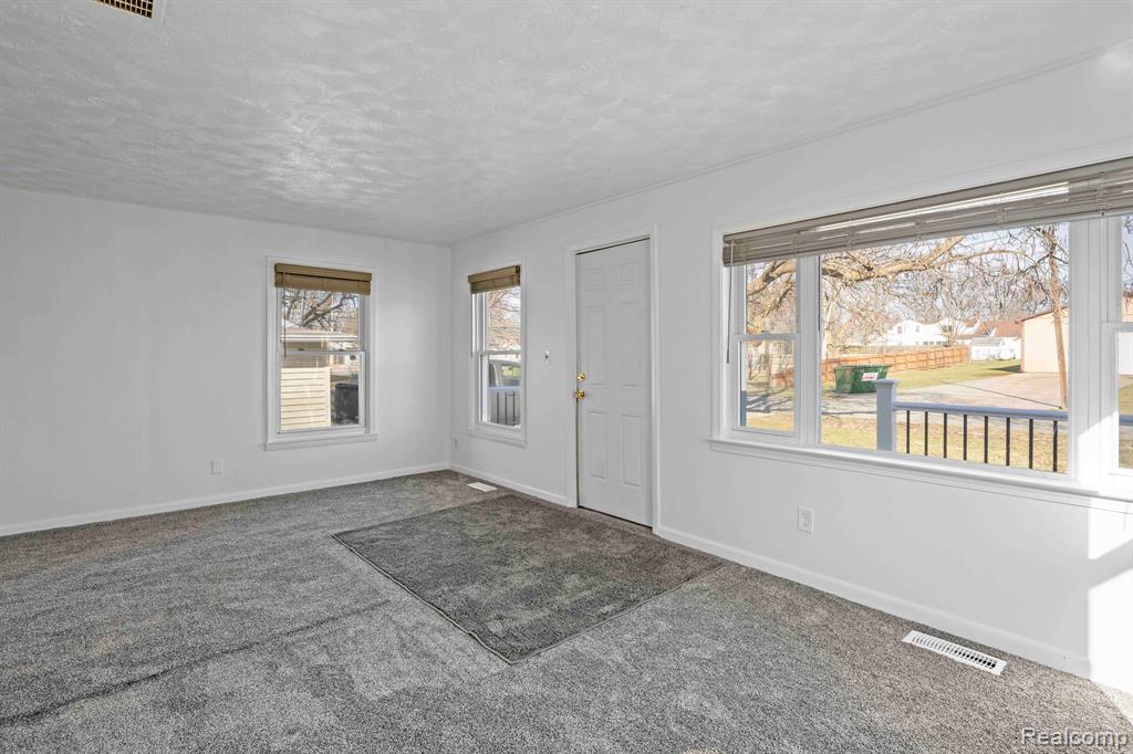 410 S Woodworth Street, Corunna, MI 48817 — Photo 11