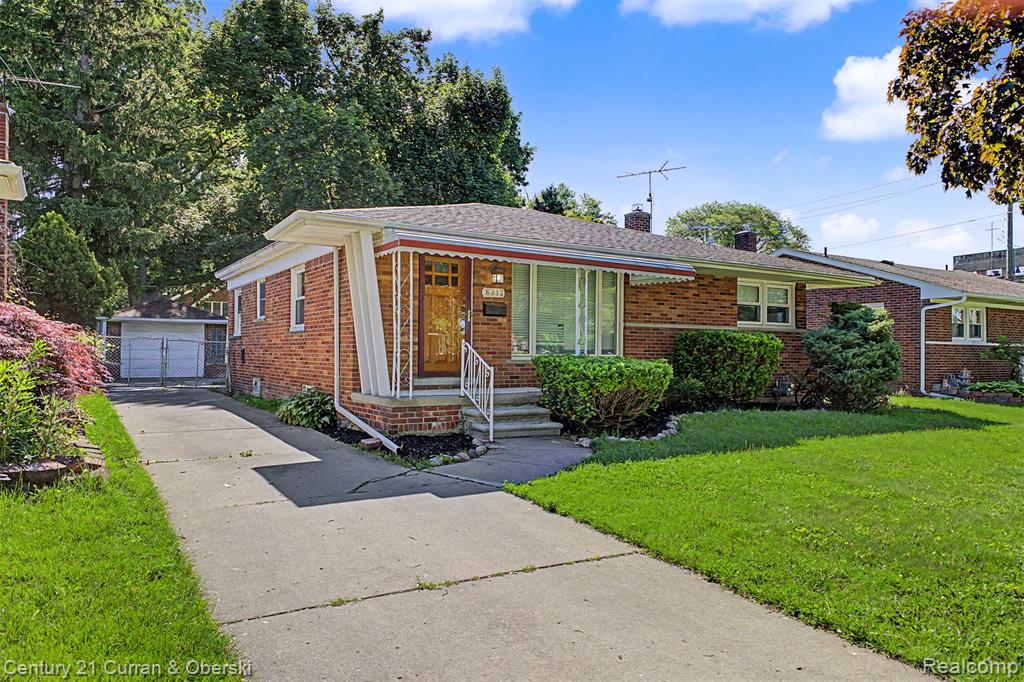 8212 GLENGARY Street, Dearborn Heights, MI 48127 — Photo 2