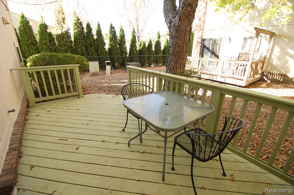 40831 HIGHPOINTE Drive, Clinton Twp, MI 48038 — Photo 6