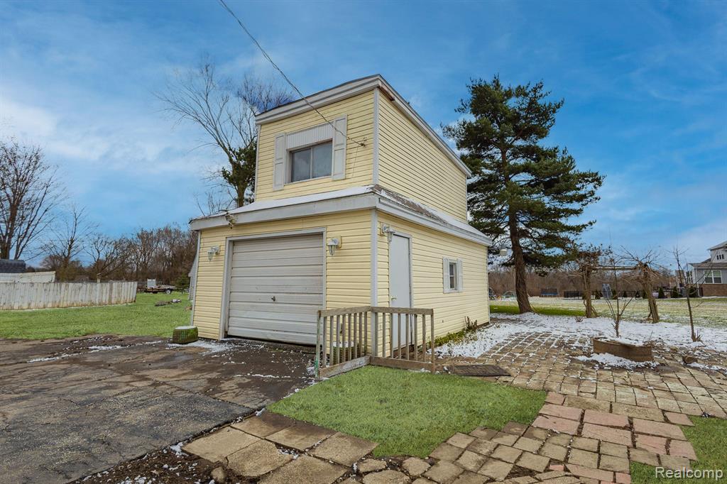 6194 E HILL Road, Grand Blanc, MI 48439 — Photo 22