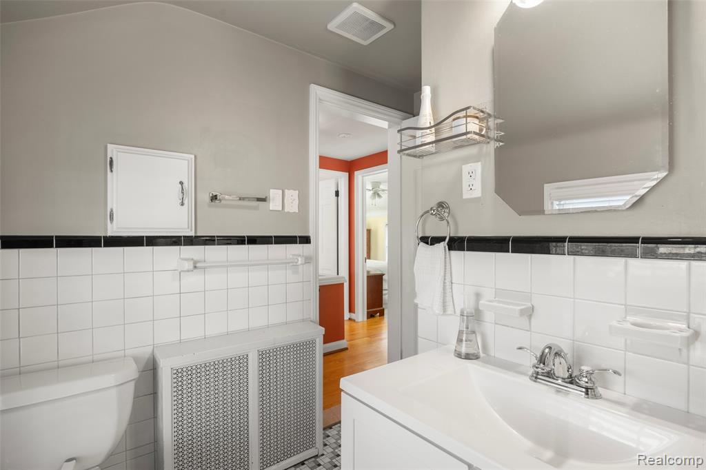 872 University Place, Grosse Pointe, MI 48230 — Photo 22