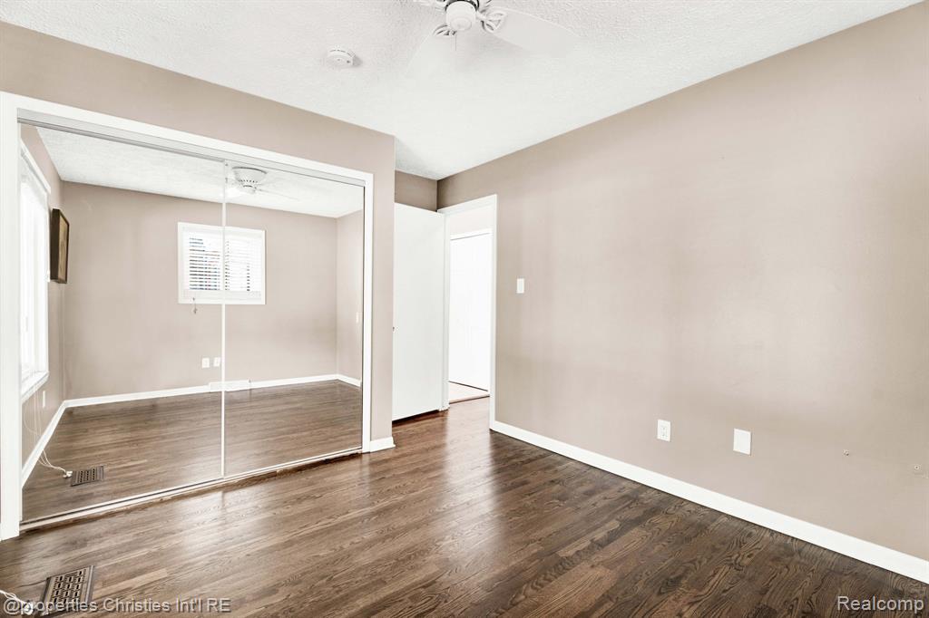 1700 MADDY Lane, Keego Harbor, MI 48320 — Photo 9