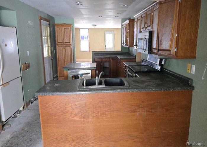 5852 3rd Avenue N, Wells, MI — Photo 9