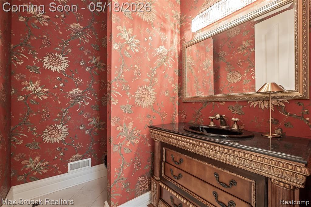 528 Barrington Court, Bloomfield Hills, MI 48304 — Photo 22