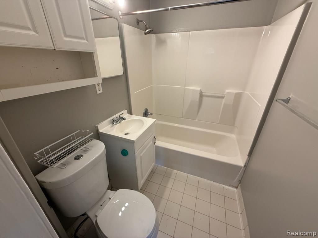 8902 THORPE Street, Livonia, MI 48150 — Photo 11