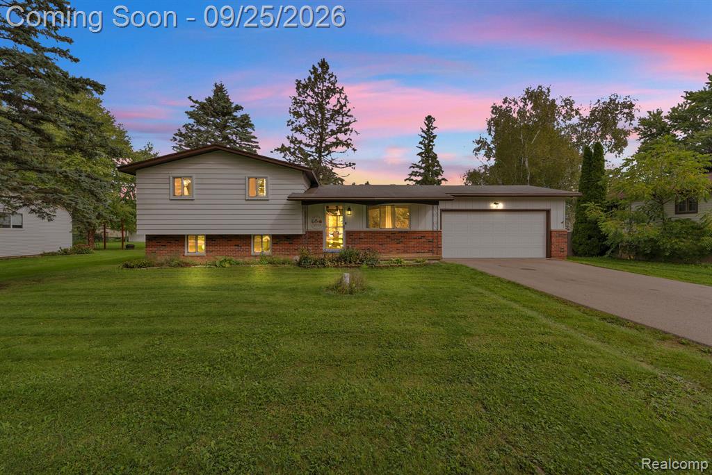 6155 E Maple Avenue, Grand Blanc, MI 48439