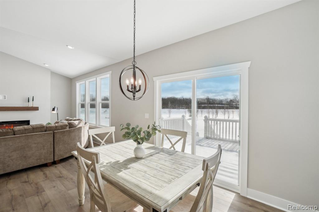 677 Round Rock Dr, Howell, MI 48843 — Photo 8