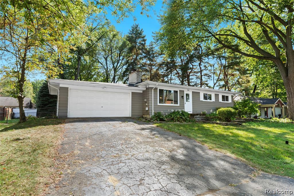 580 Colebrook, Troy, MI 48083 — Photo 2