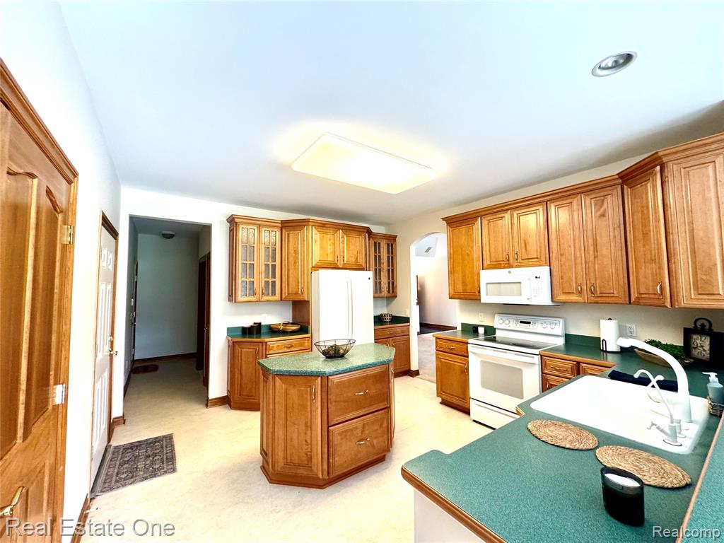 2616 Pebble Beach Drive, Oakland, MI — Photo 9