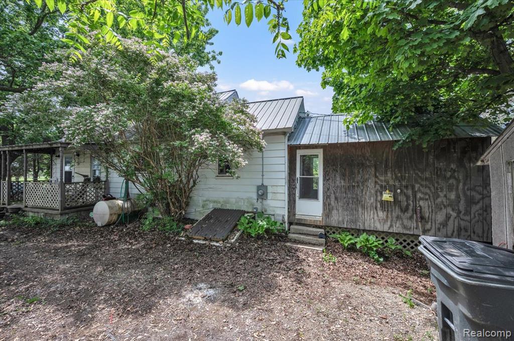 2200 W Oregon Street, Lapeer, MI 48446 — Photo 2