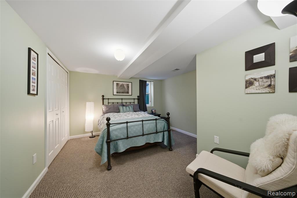 4231 Chris Drive, Sterling Heights, MI 48310 — Photo 33