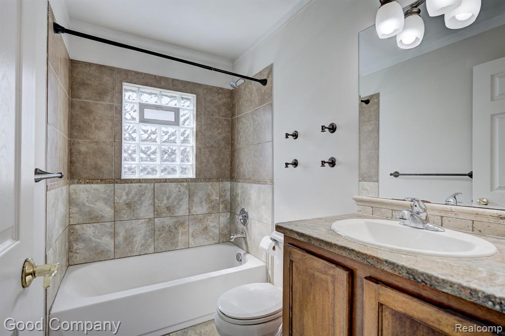 600 E Kalama Avenue, Madison Heights, MI 48071 — Photo 16