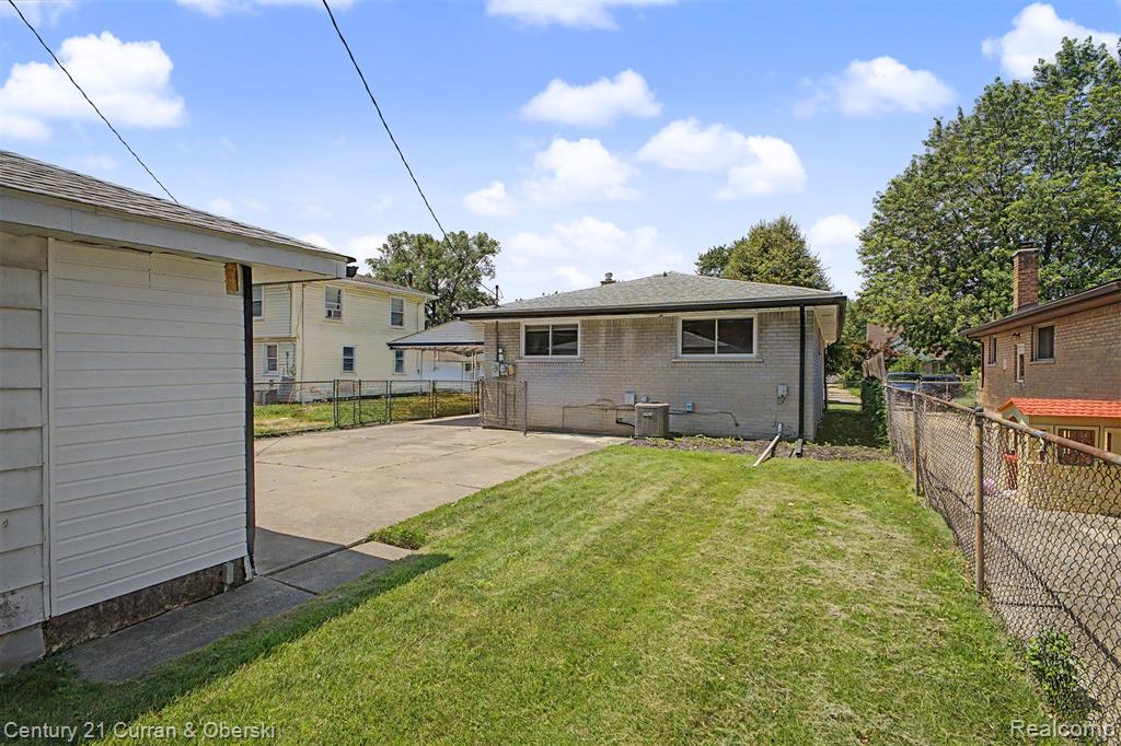 5375 Mayfair Street, Dearborn Heights, MI 48125 — Photo 29