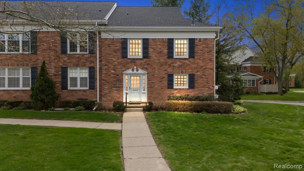 1000 Trailwood Path, Bloomfield Hills, MI 48301