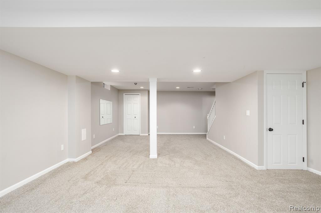 27086 MAXWELL, Novi, MI — Photo 30