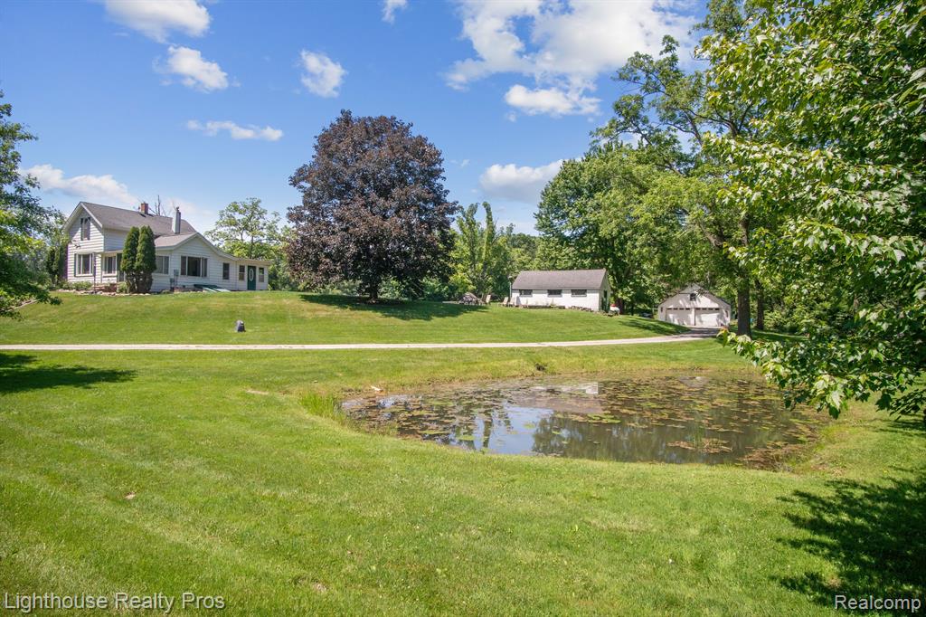 67640 W 8 MILE Road, South Lyon, MI 48178 — Photo 33