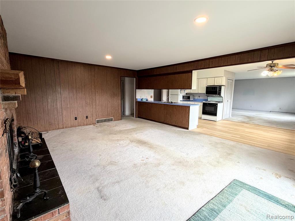 8079 Farley Road, Pinckney, MI 48169 — Photo 14
