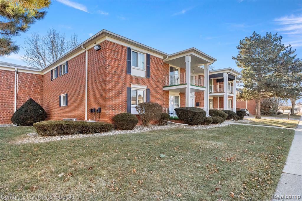 1891 BALDWIN Drive, 1, Trenton, MI 48183 — Photo 2