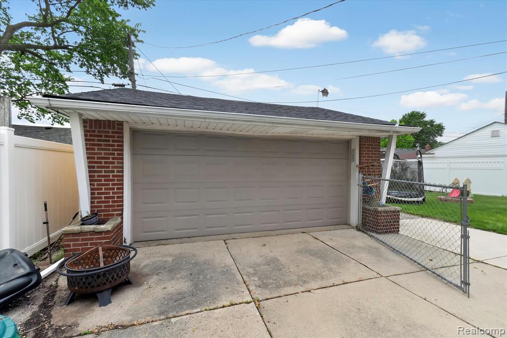 6601 Elizabeth Street, Garden City, MI — Photo 33
