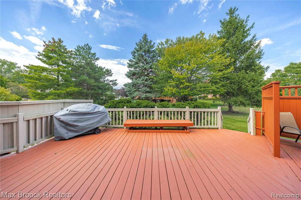 6684 Stonebridge E, West Bloomfield, MI — Photo 54