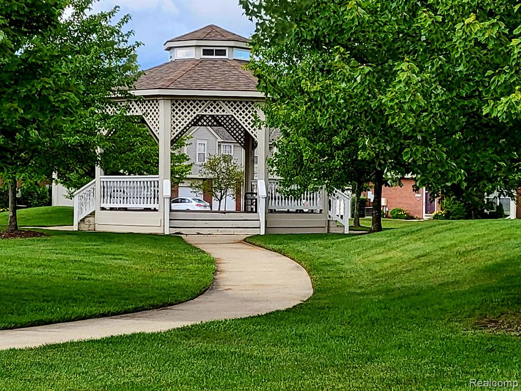 44275 PRINCETON Drive, Clinton Twp, MI 48038 — Photo 4