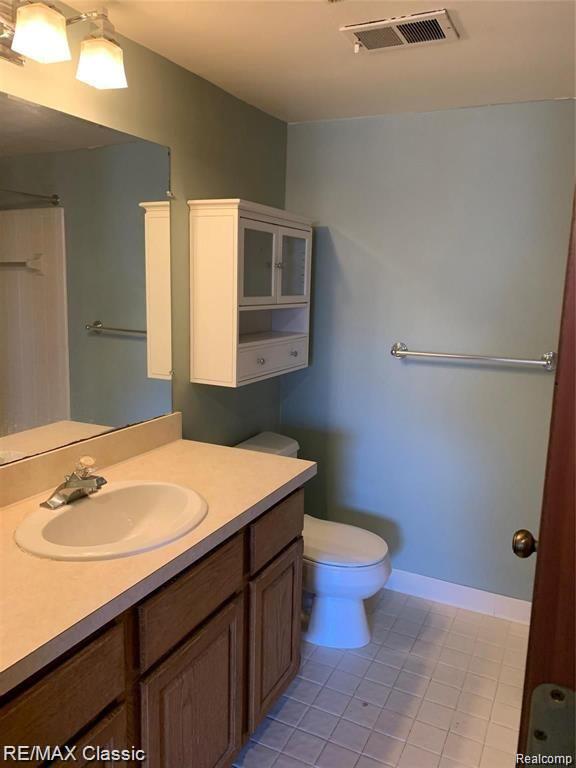 254 PINEWOOD Drive, 67, Plymouth, MI 48170 — Photo 2