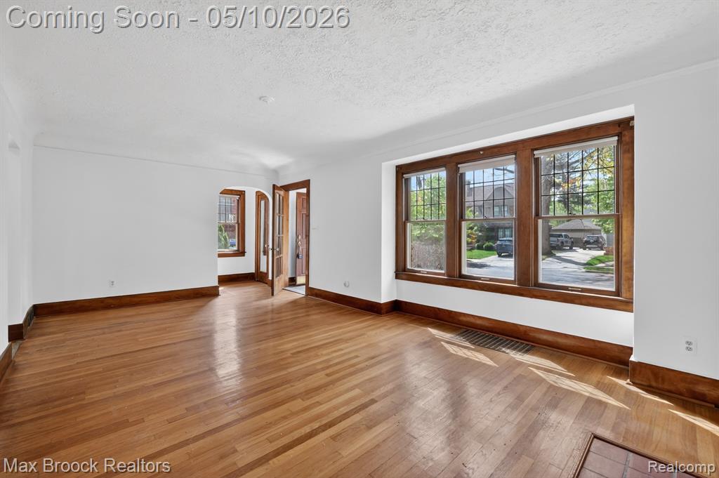642 W Maplehurst Street, Ferndale, MI 48220 — Photo 7