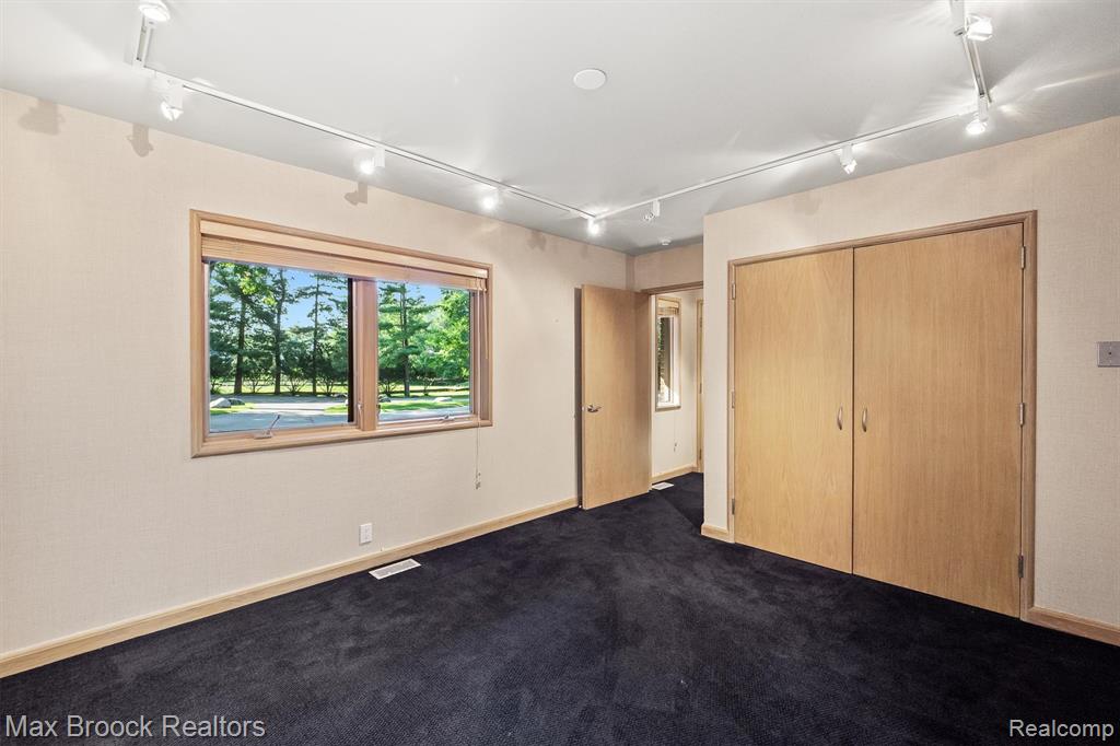 3333 W Shore Drive, Orchard Lake Village, MI 48324 — Photo 72