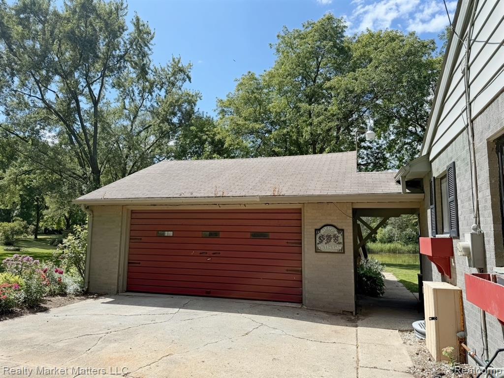 4424 Killarney Park Drive, Burton, MI 48529 — Photo 30