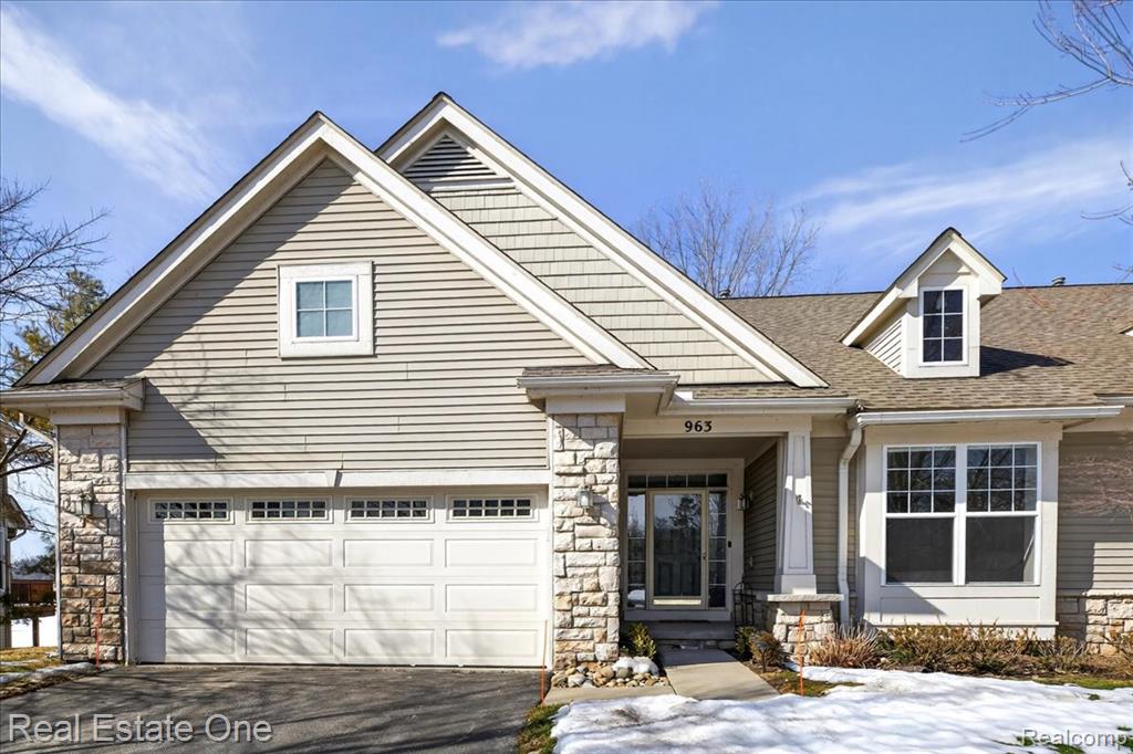 963 STONY LAKE, Oxford, MI 48371 — front exterior