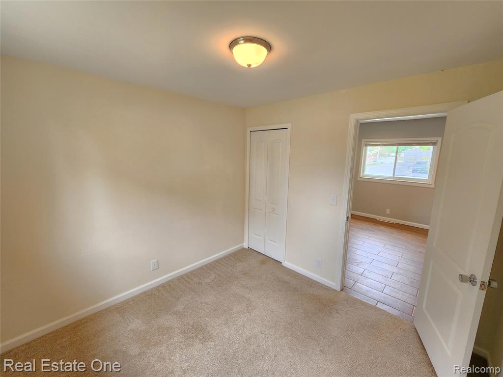 1574 E Woodruff Avenue, Hazel Park, MI 48030 — Photo 27