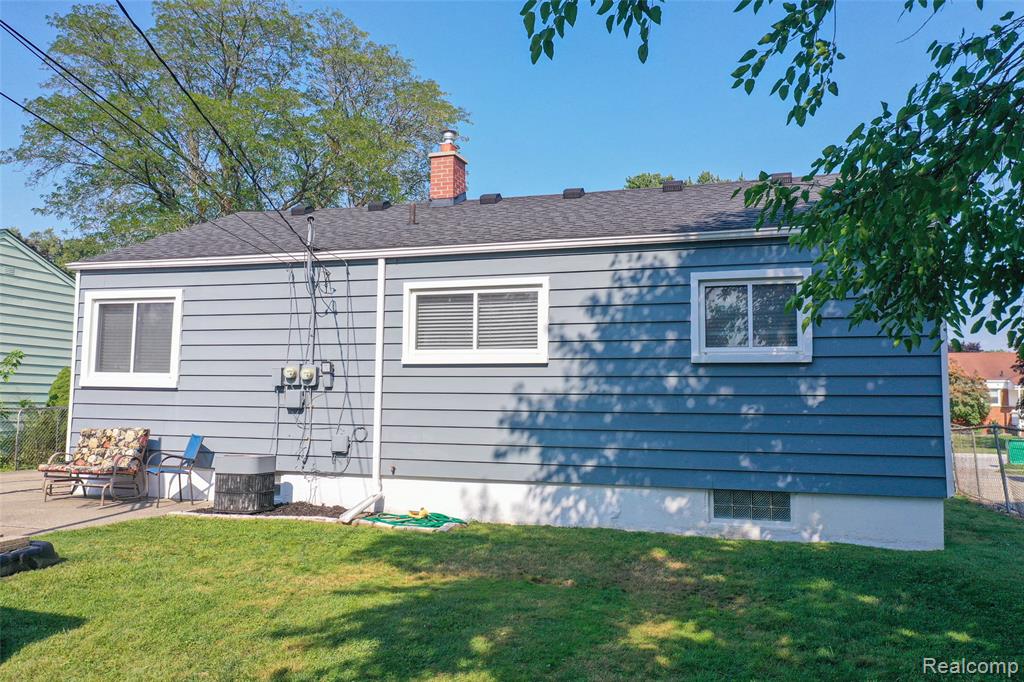 6647 Deering Street, Garden City, MI — Photo 6