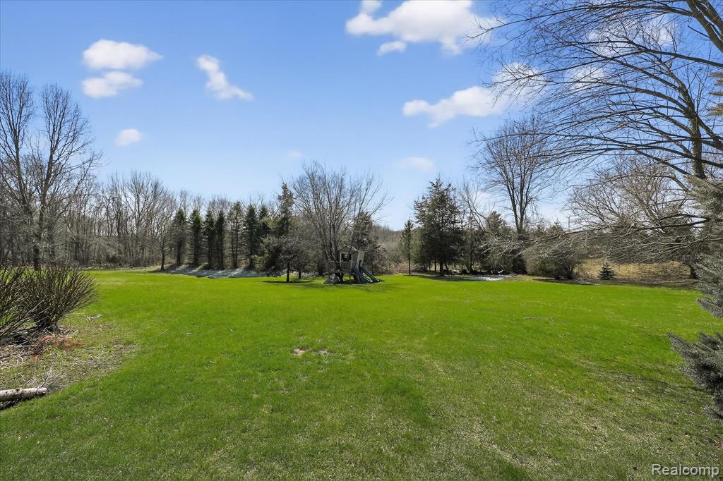 2591 Overbrook, Highland, MI — Photo 39