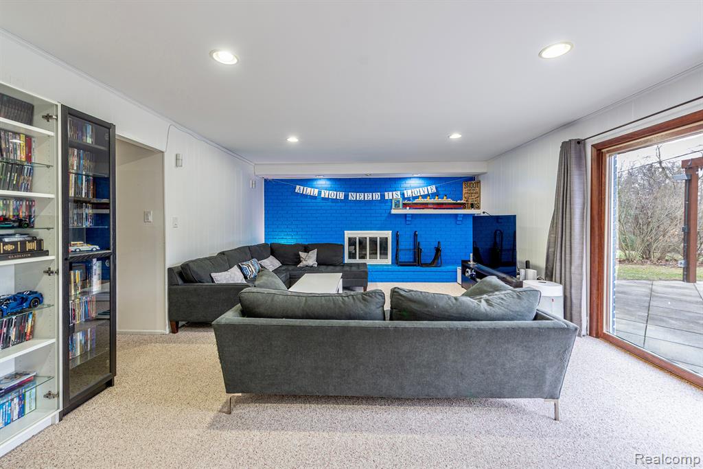 5698 RAVEN Road, Bloomfield Hills, MI 48301 — Photo 14