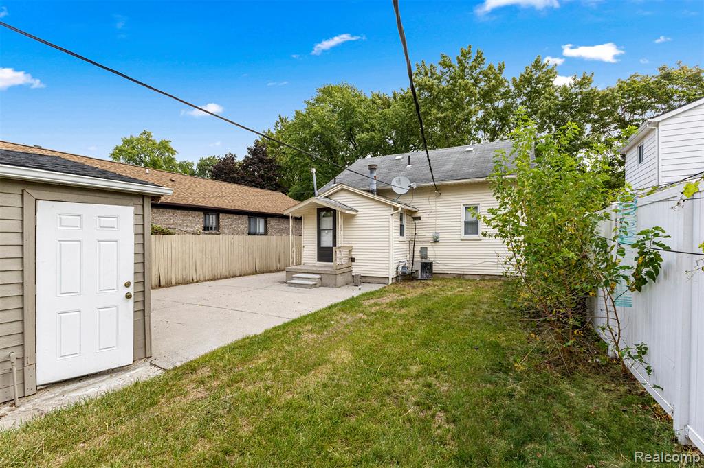 5655 Robindale Avenue, Dearborn Heights, MI 48127 — Photo 22